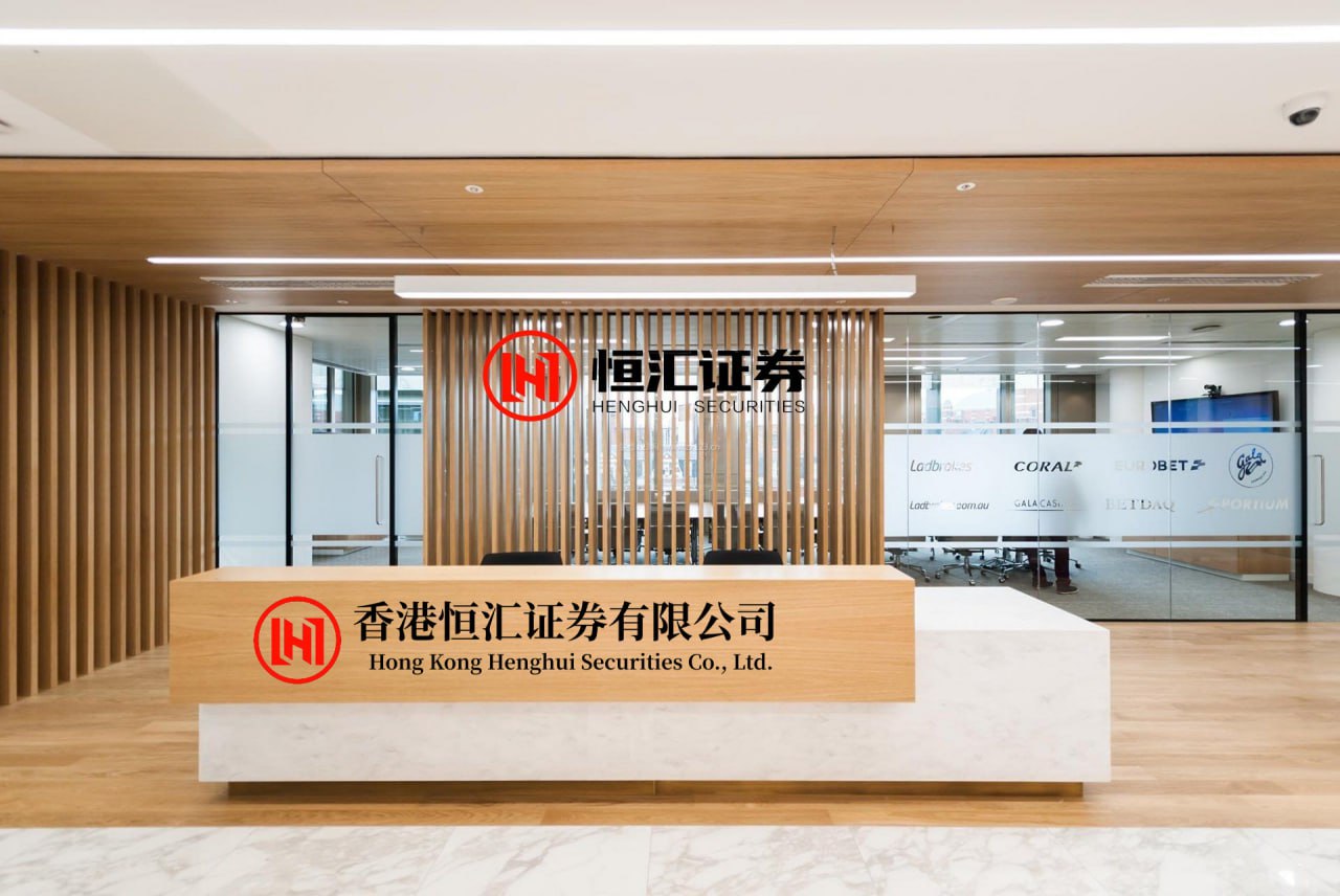 红启网 王熙凤随口说出的一句话，让平儿慌了神，也明白了自己的地位